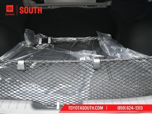 Used 2025 Hyundai Elantra SE FWD image 24