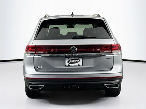 Used 2024 Volkswagen Atlas SE AWD/4WD image 14