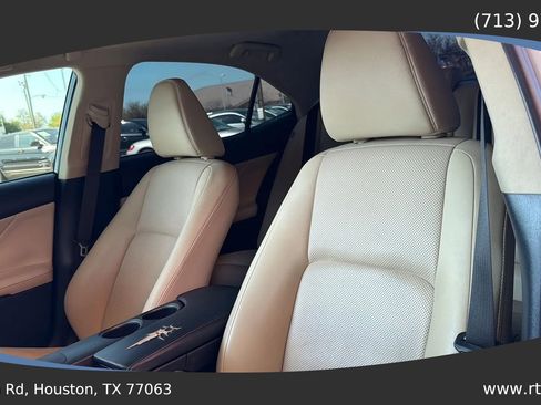 Used 2015 Lexus IS 250 w/ Navigation System Package RWD image 21
