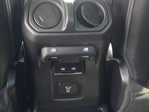 Used 2022 Jeep Wrangler Unlimited Sahara AWD/4WD image 20