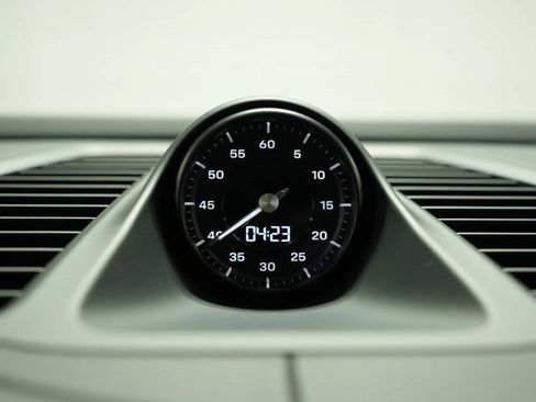 Used 2025 Porsche Macan Electric image 32