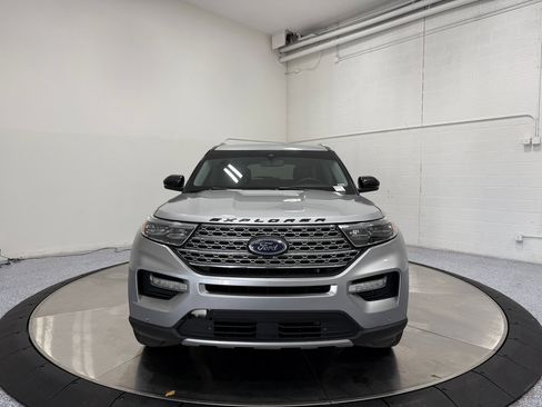 Used 2021 Ford Explorer Limited w/ Equipment Group 301A image 2