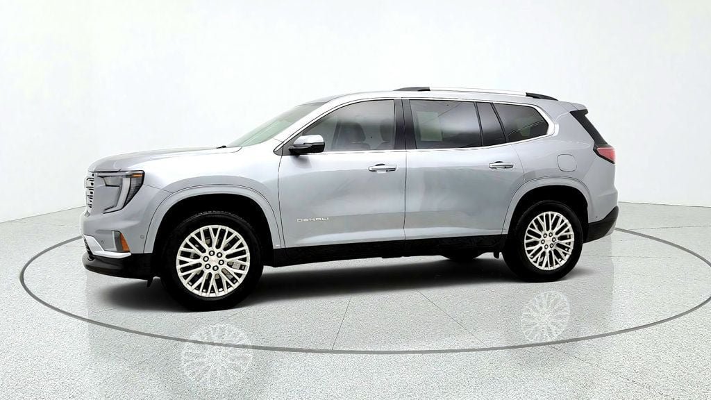 Used 2025 GMC Acadia Denali w/ Super Cruise Package FWD image 8