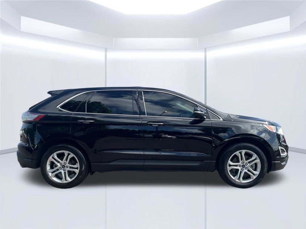 Used 2018 Ford Edge Titanium w/ Technology Package AWD/4WD image 5