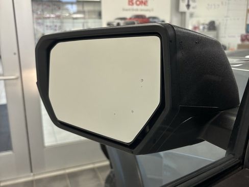 Used 2024 Chevrolet Colorado Trail Boss w/ Advanced Trailering Package image 6