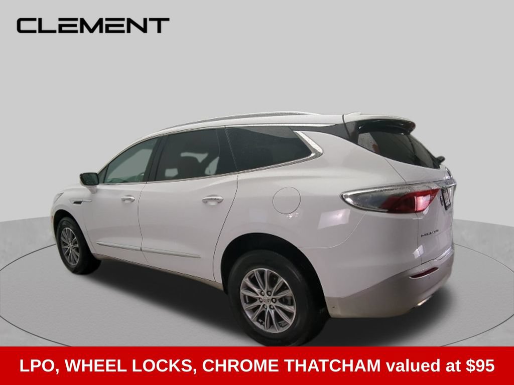 Used 2023 Buick Enclave Essence FWD image 3