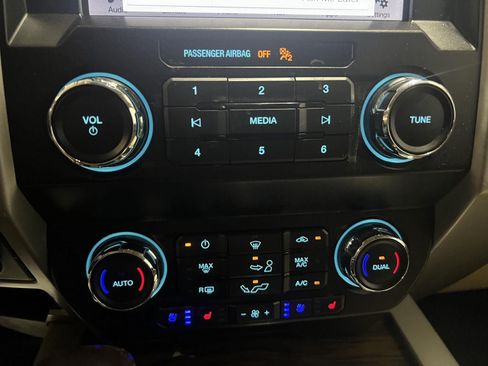 Used 2019 Ford F150 Lariat AWD/4WD image 16