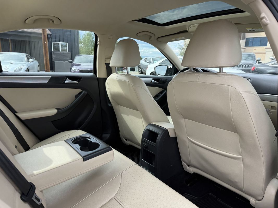 Used 2017 Volkswagen Jetta SE FWD image 22