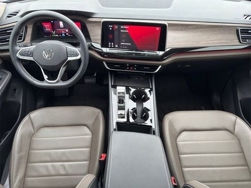 New 2025 Volkswagen Atlas SEL image 24