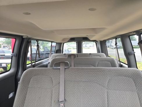 Used 2024 Chevrolet Express 3500 LT w/ LT Preferred Equipment Group RWD image 9