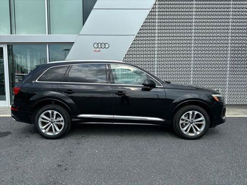 Used 2025 Audi Q7 3.0T Premium Plus AWD/4WD image 2