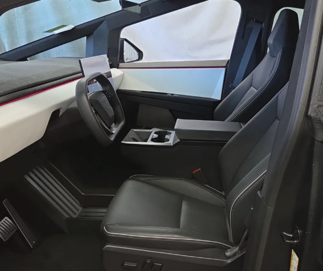 Used 2024 Tesla Cybertruck Cyberbeast AWD/4WD image 6