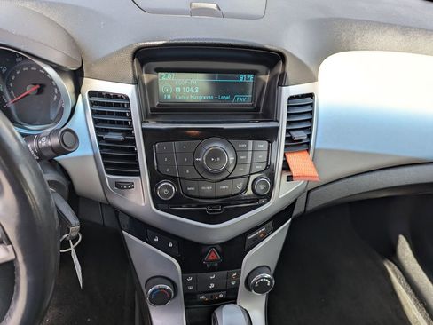 Used 2014 Chevrolet Cruze LT FWD image 18