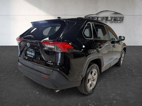 Used 2023 Toyota RAV4 LE AWD/4WD image 10