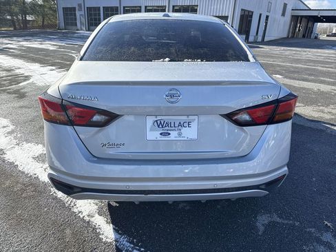 Used 2021 Nissan Altima 2.5 SV FWD image 5