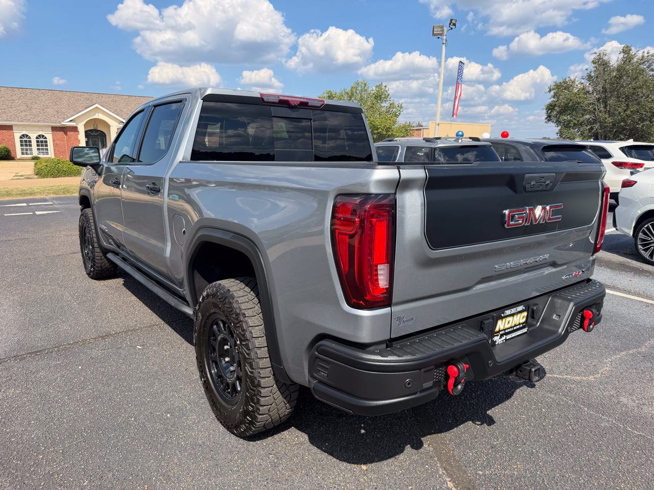 Used 2023 GMC Sierra 1500 AT4X w/ AT4X AEV Edition AWD/4WD image 2