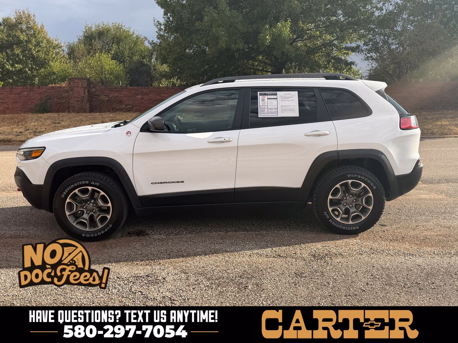 Used 2020 Jeep Cherokee Trailhawk AWD/4WD image 8