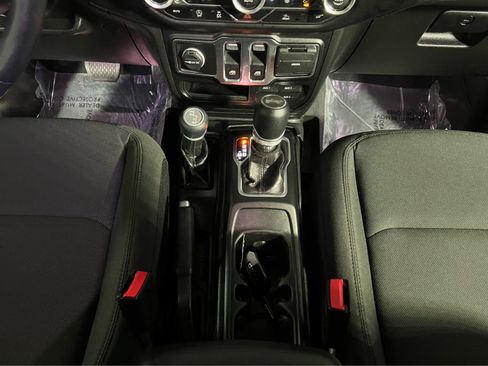 Used 2022 Jeep Wrangler Sport AWD/4WD image 12