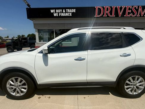 Used 2018 Nissan Rogue SV FWD image 6