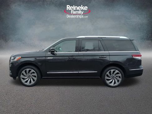 Used 2023 Lincoln Navigator Reserve image 9