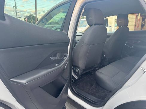 Used 2019 Jaguar E-PACE P250 AWD 4dr SUV image 14