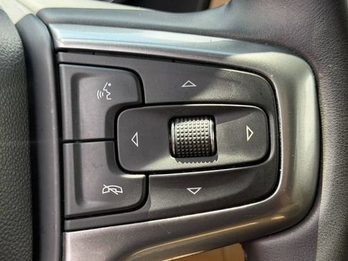 Used 2023 Chevrolet Suburban Premier w/ Premium Package RWD image 21