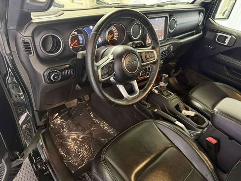 Used 2020 Jeep Wrangler Unlimited Sahara AWD/4WD image 14