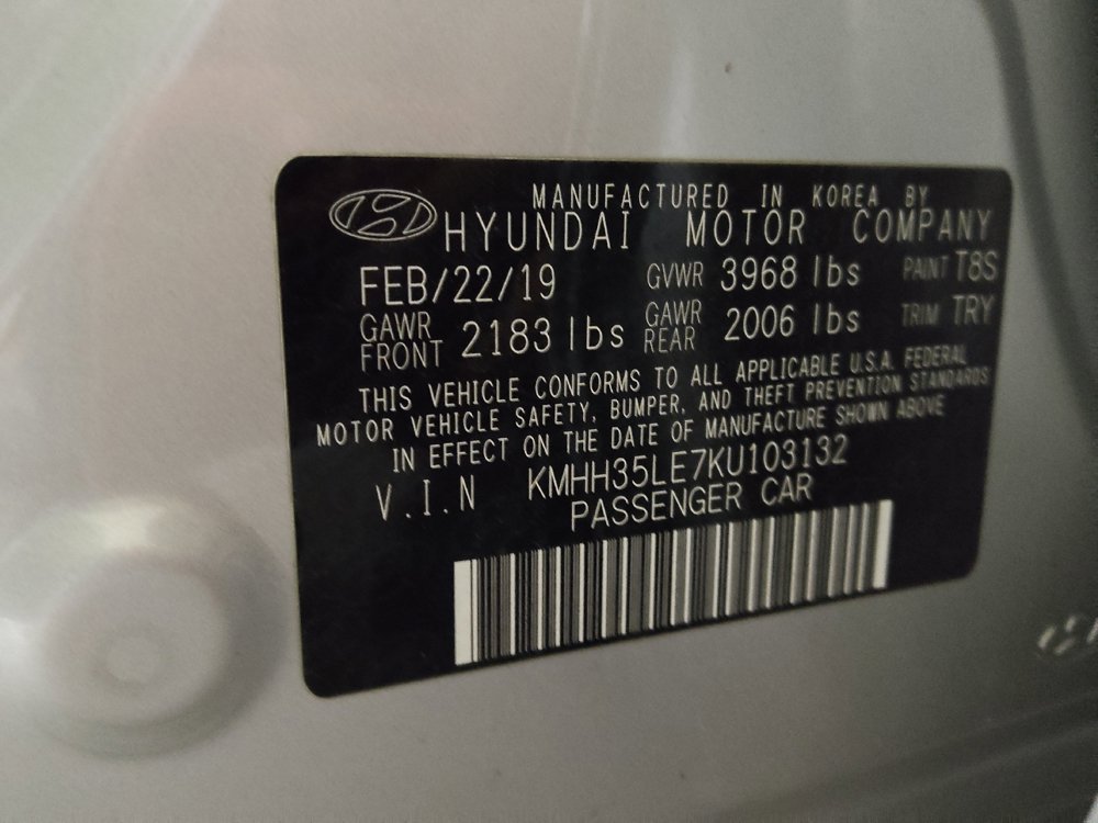 Used 2019 Hyundai Elantra GT FWD image 33