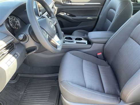 New 2025 Nissan Altima 2.5 SV image 12