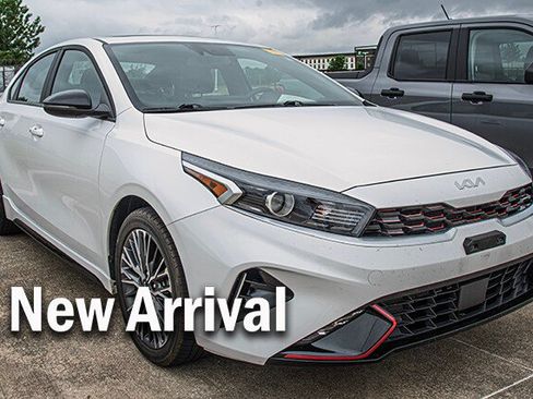 Used 2022 Kia Forte GT-Line w/ GT-Line Premium Package FWD image 4
