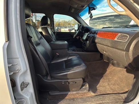 Used 2012 GMC Sierra 3500 SLT w/ SLT Convenience Package AWD/4WD image 13