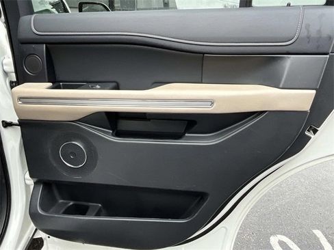 Used 2023 Ford Expedition Limited image 23