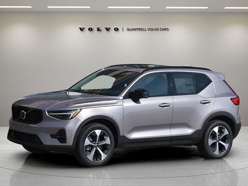 Certified 2026 Volvo XC40 B5 Plus w/ Protection Package Premier image 8