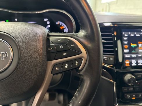 Used 2020 Jeep Grand Cherokee Overland image 14