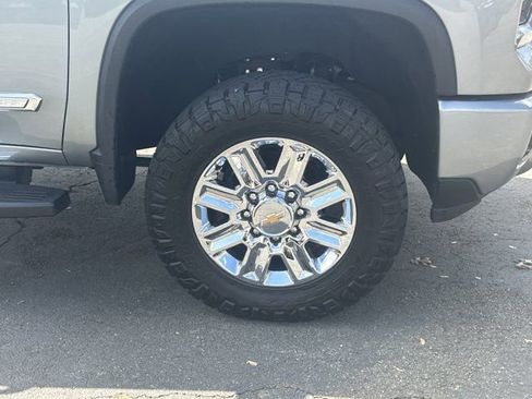 Used 2024 Chevrolet Silverado 2500 High Country w/ High Country Premium Package image 16
