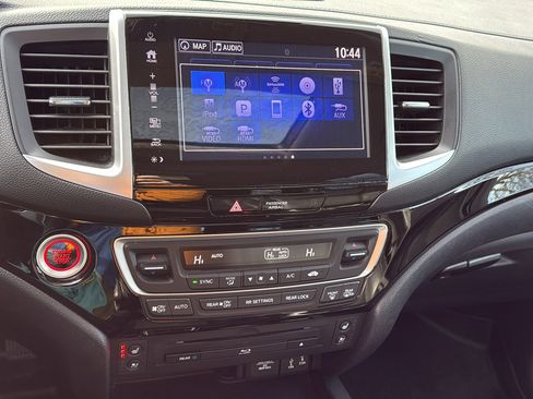 Used 2017 Honda Pilot Elite image 19