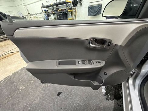 Used 2011 Chevrolet Malibu LS image 19