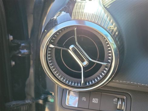 Used 2025 Chevrolet Equinox LT image 29