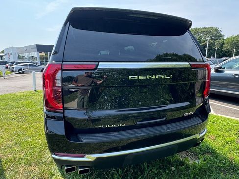 Used 2025 GMC Yukon XL Denali AWD/4WD image 5