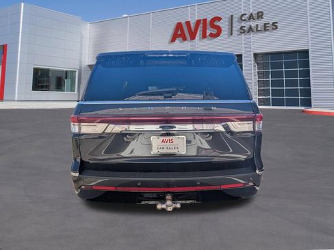 Used 2023 Lincoln Navigator Reserve AWD/4WD image 7