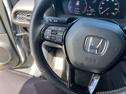 Used 2025 Honda HR-V Sport image 17