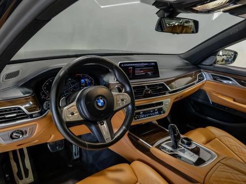 Used 2022 BMW 750i xDrive w/ Luxury Rear Seating Package AWD/4WD image 4