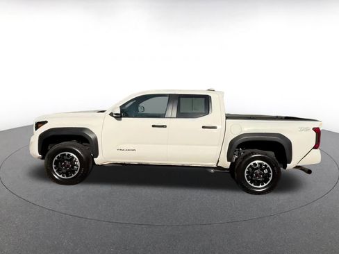 Used 2025 Toyota Tacoma TRD Off-Road image 8