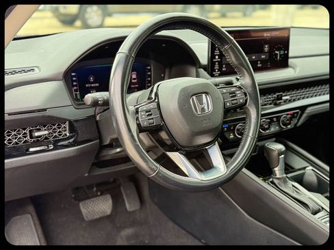 Used 2024 Honda Accord Touring image 17