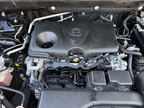 Used 2023 Toyota RAV4 LE image 32