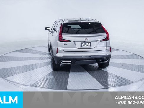 Used 2025 Cadillac XT4 Premium Luxury FWD image 8
