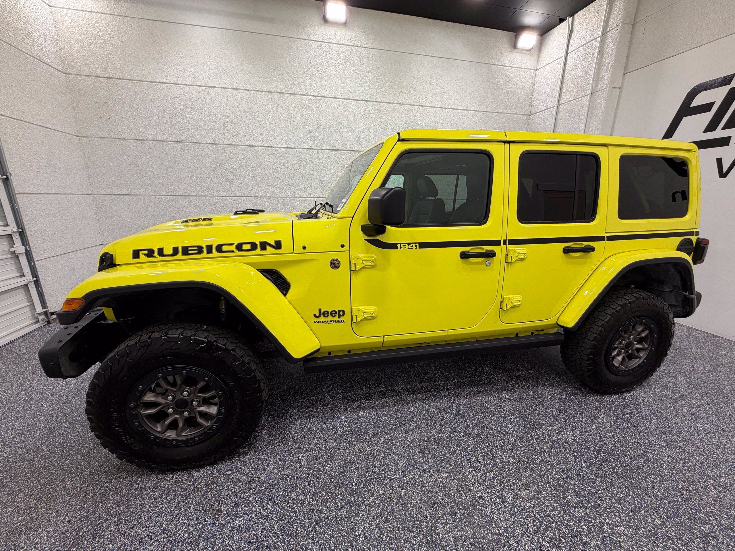 Used 2022 Jeep Wrangler Unlimited Rubicon AWD/4WD image 2