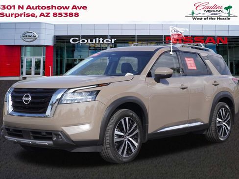 Certified 2024 Nissan Pathfinder Platinum FWD image 1