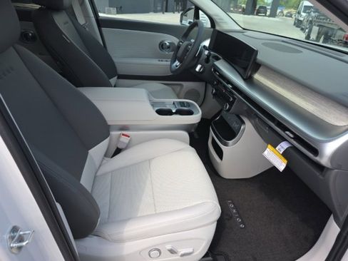New 2026 Hyundai Ioniq 9 Limited image 9