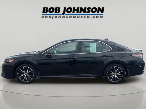 Used 2023 Toyota Camry SE AWD/4WD image 5